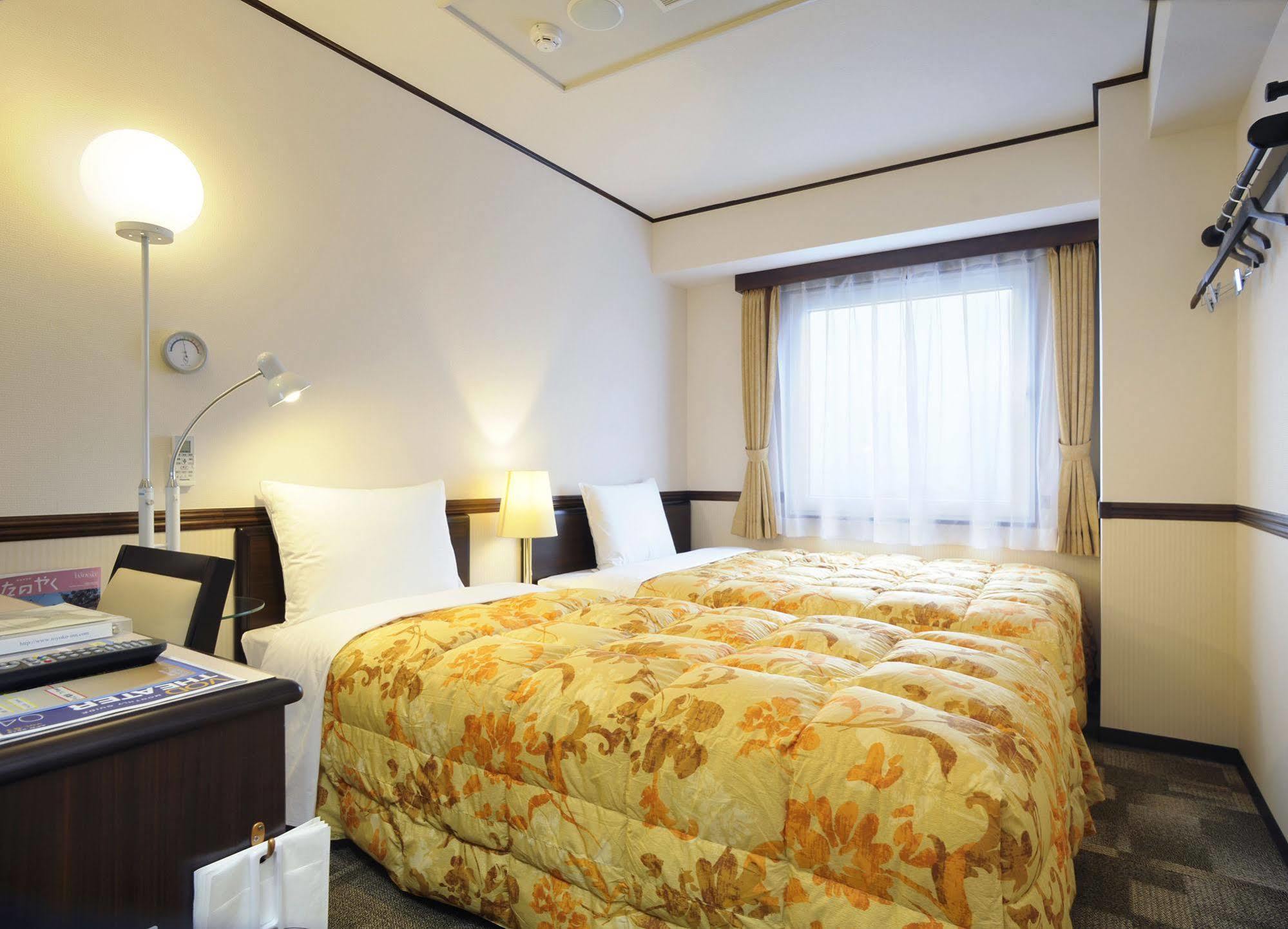 Toyoko Inn Kokura-Eki Minami-Guchi Kitakyushu Zewnętrze zdjęcie