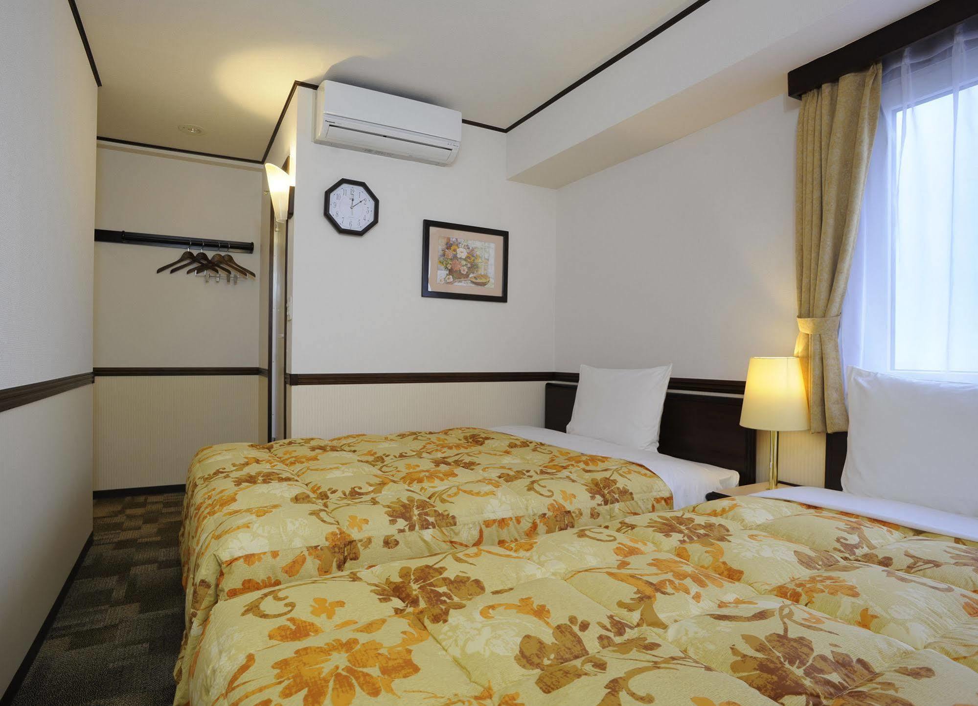 Toyoko Inn Kokura-Eki Minami-Guchi Kitakyushu Zewnętrze zdjęcie