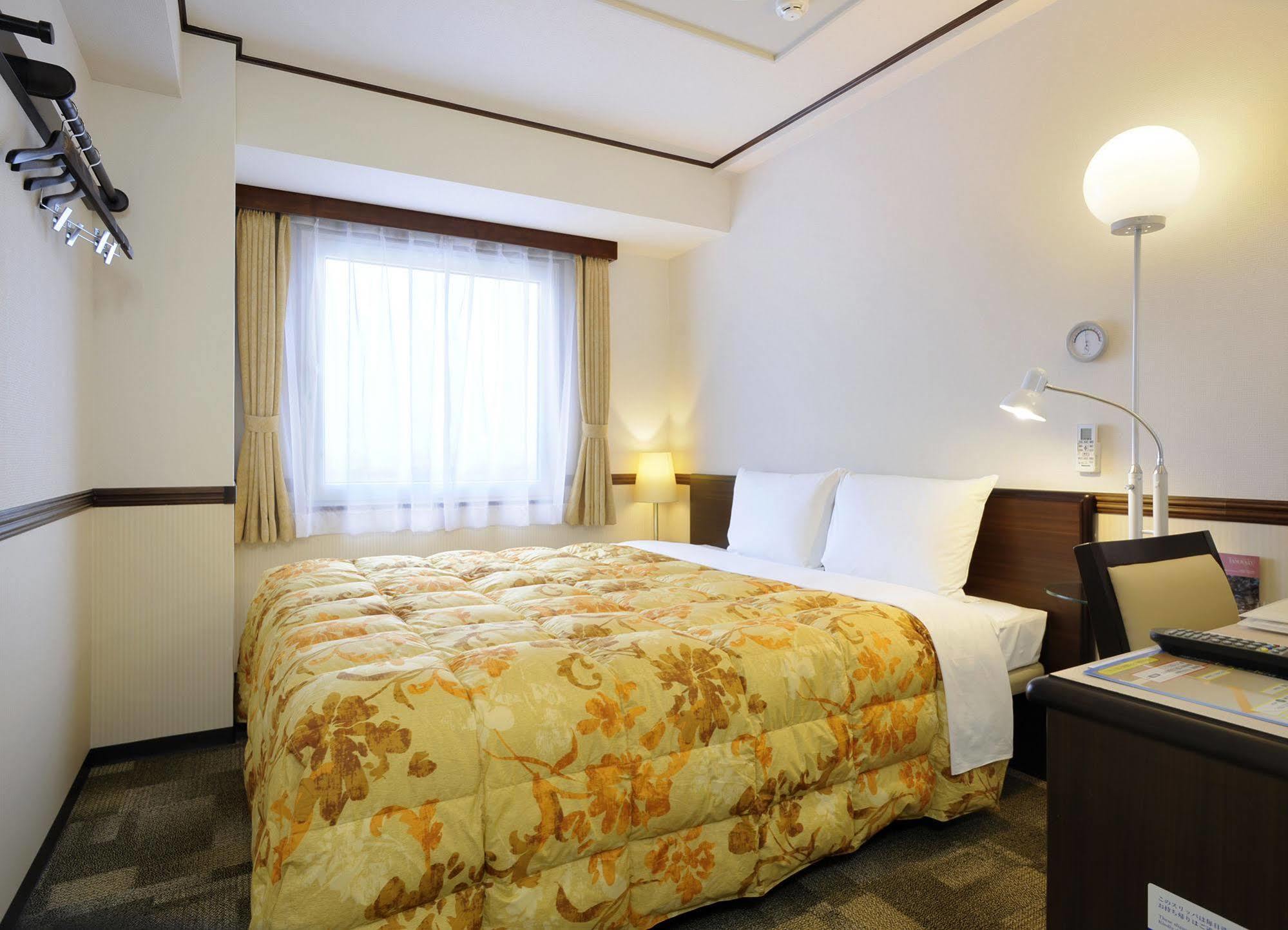 Toyoko Inn Kokura-Eki Minami-Guchi Kitakyushu Zewnętrze zdjęcie