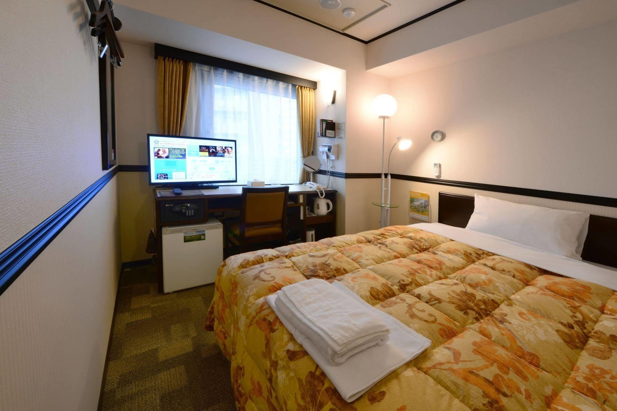 Toyoko Inn Kokura-Eki Minami-Guchi Kitakyushu Zewnętrze zdjęcie