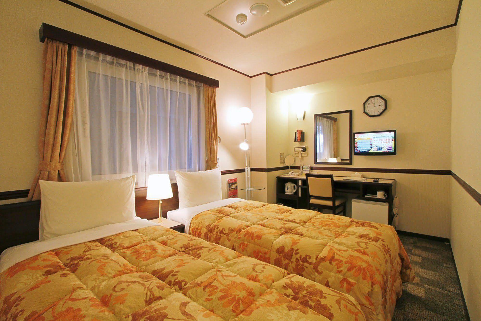 Toyoko Inn Kokura-Eki Minami-Guchi Kitakyushu Zewnętrze zdjęcie